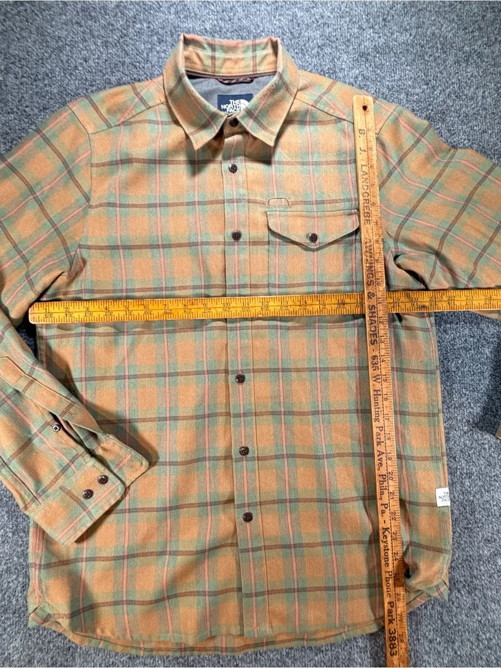 The North Face Men’s ThermoCore Long-Sleeve Flannel Shirt M TNF